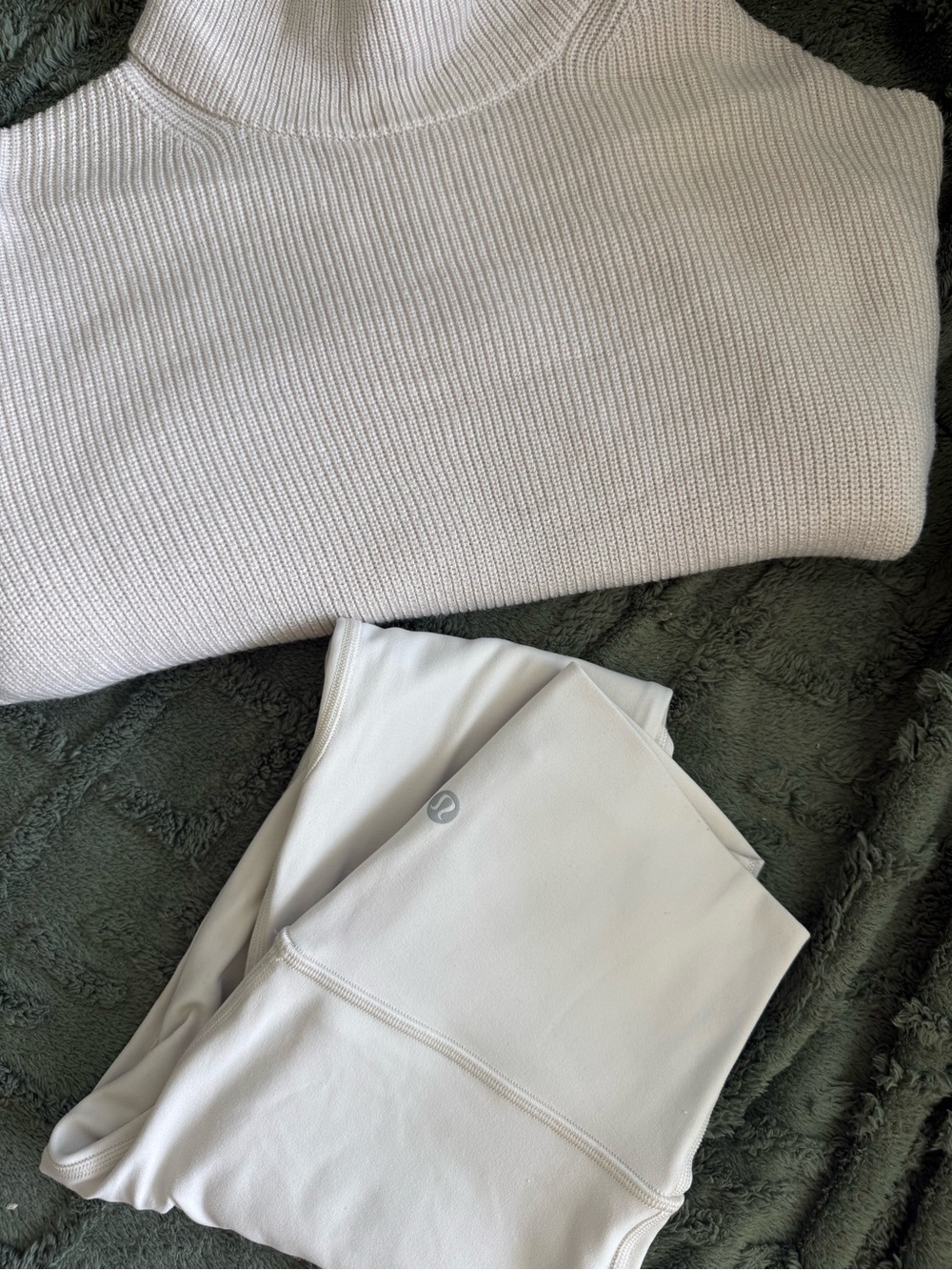 Lululemon-white Opal leggings and sweater - Picture 3 of 5